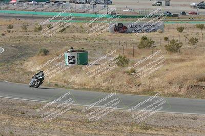 media/Apr-20-2025-AHRMA (Sun) [[393a79c373]]/Race/Group 11 early race/Turn 4b/